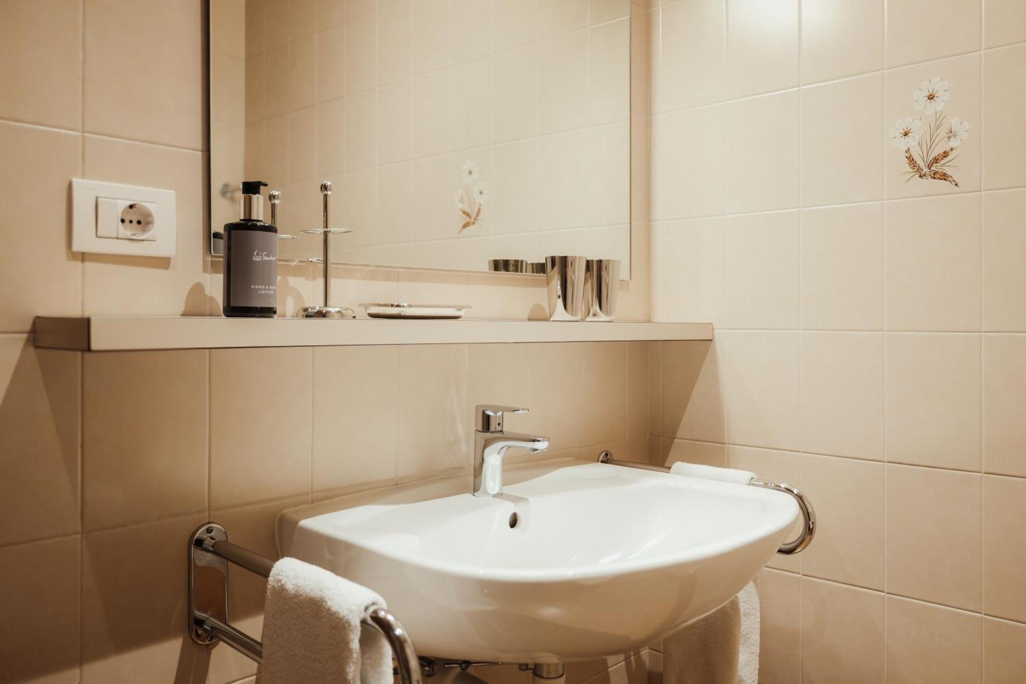 Corso Am Graben Hotell Bruneck Exteriör bild