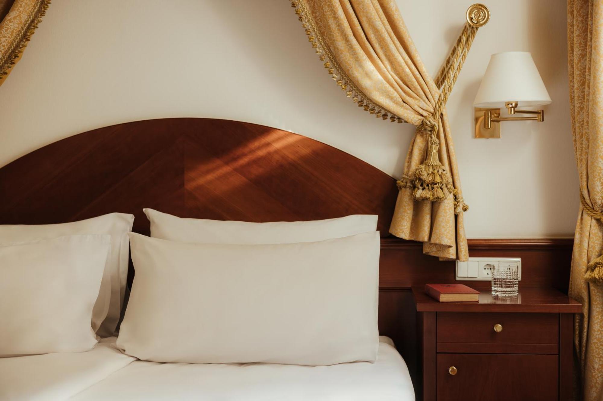 Corso Am Graben Hotell Bruneck Exteriör bild