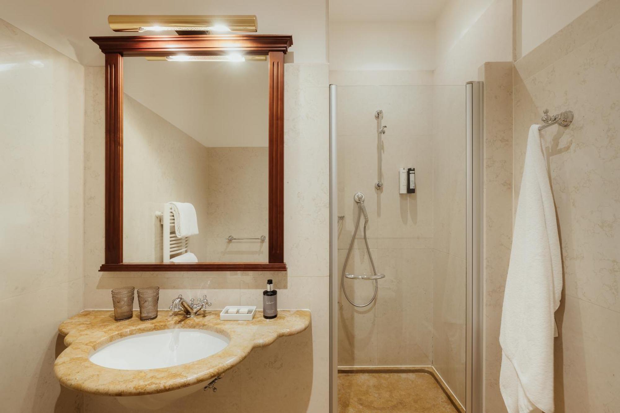 Corso Am Graben Hotell Bruneck Exteriör bild
