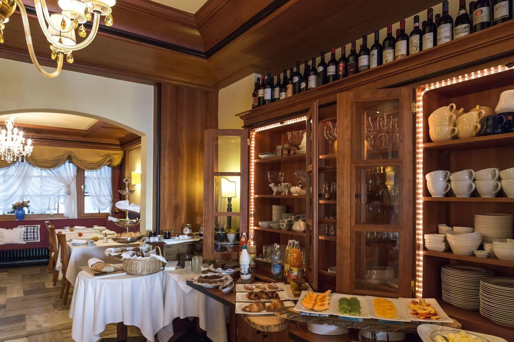 Corso Am Graben Hotell Bruneck Exteriör bild