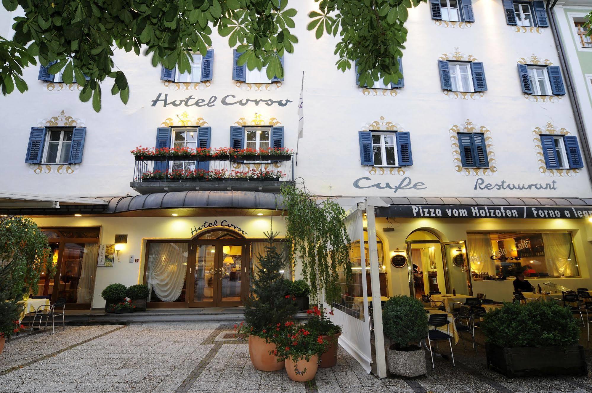 Corso Am Graben Hotell Bruneck Exteriör bild